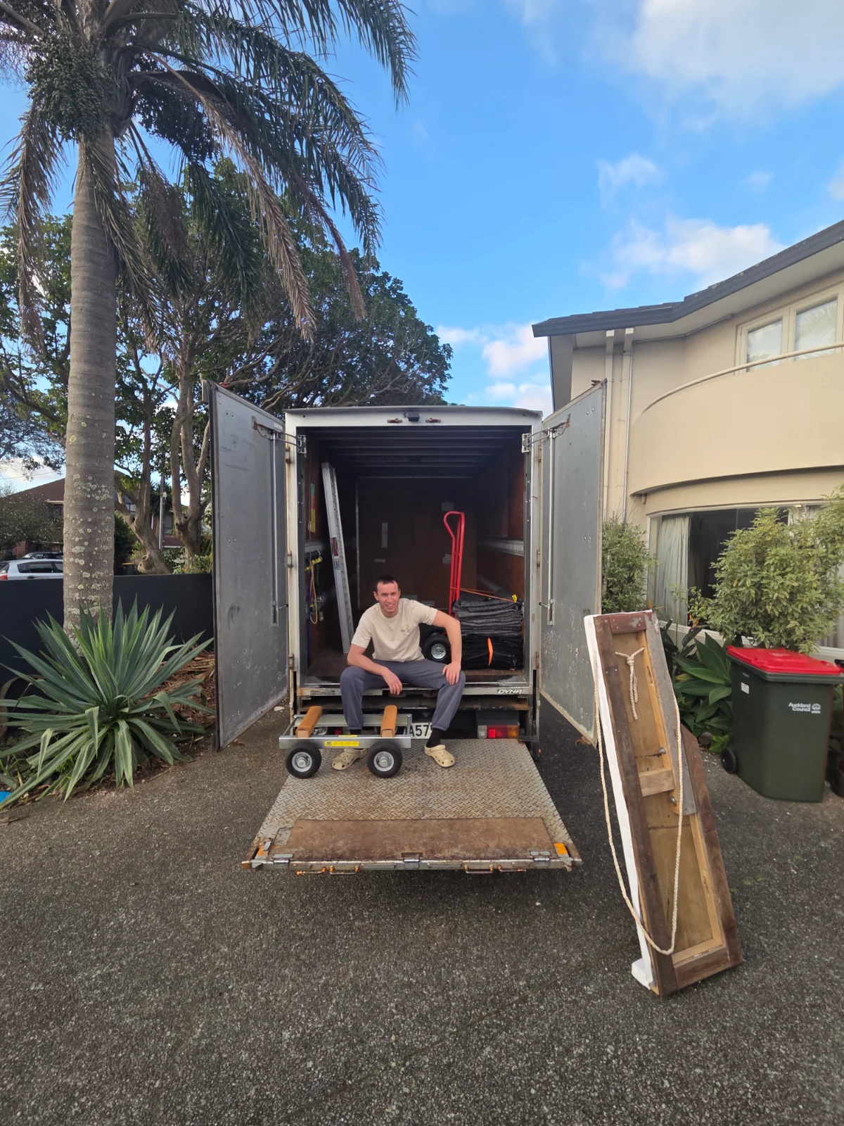 Groovy Moving