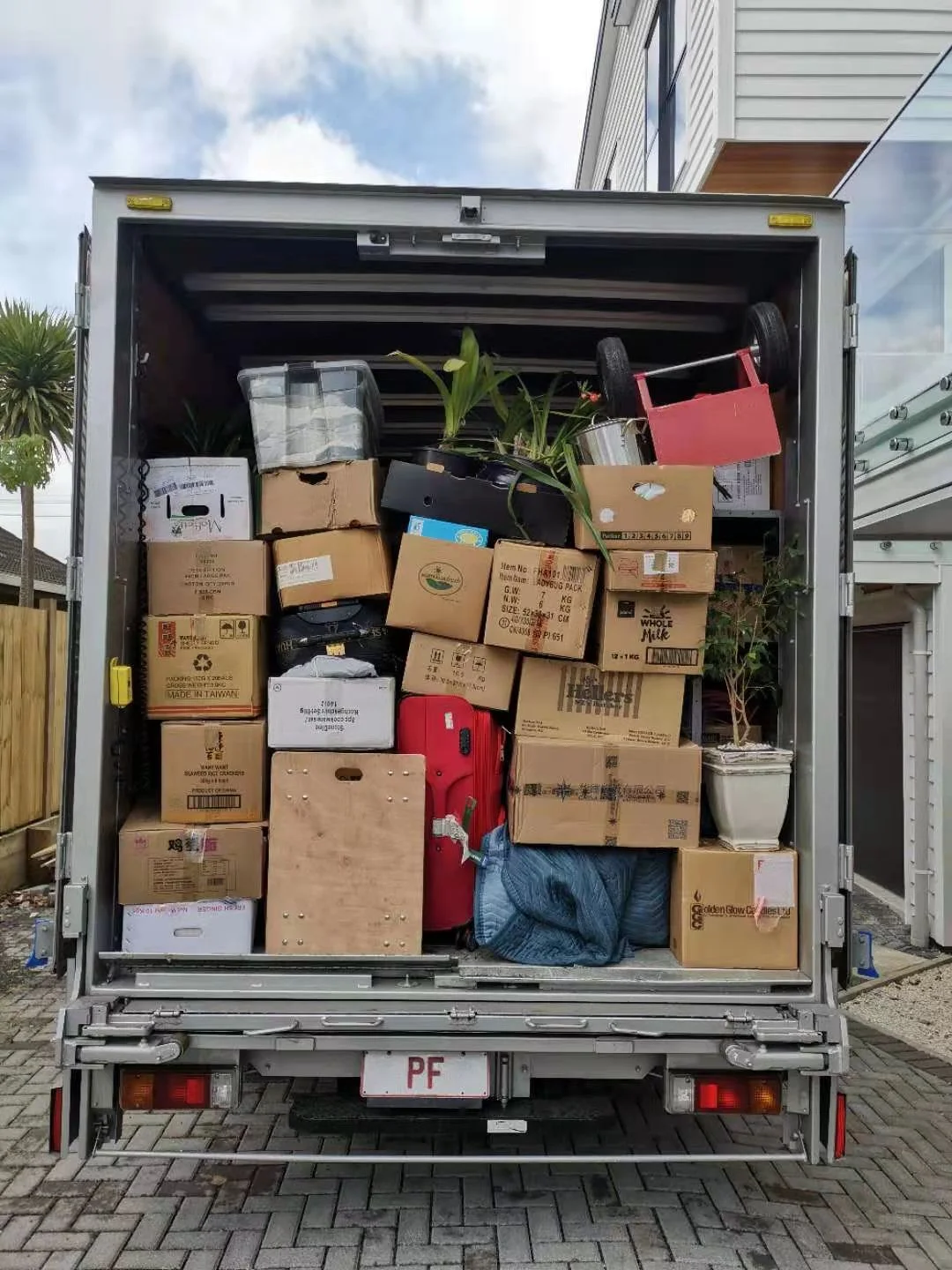 PF MOVING LTD gallery